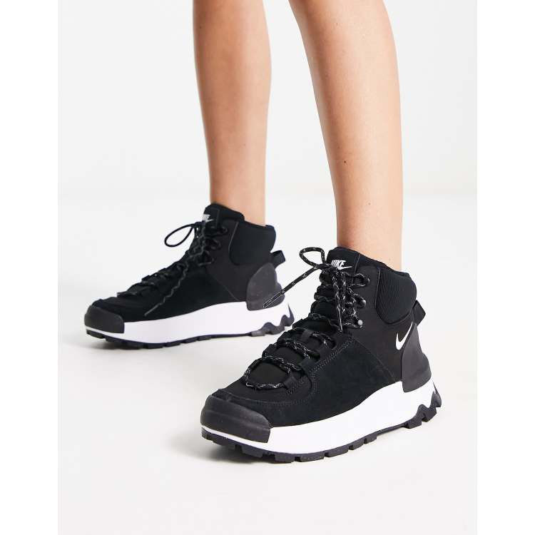 Nike 2024 woman boots