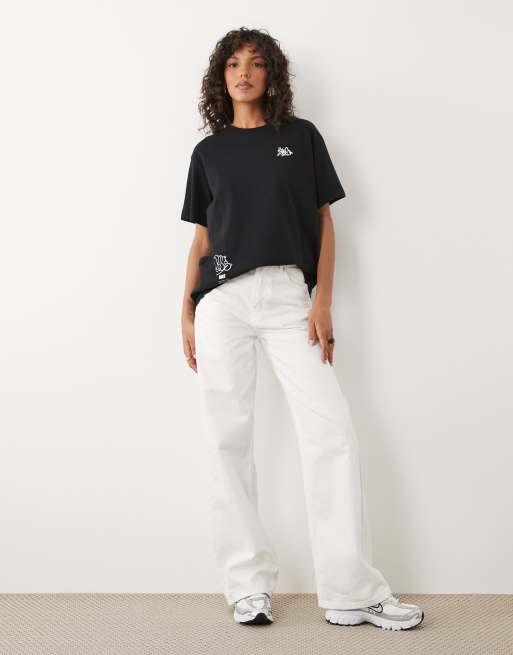 Nike Classic boyfriend fit t-shirt with graphic back print in black, 3 of 4