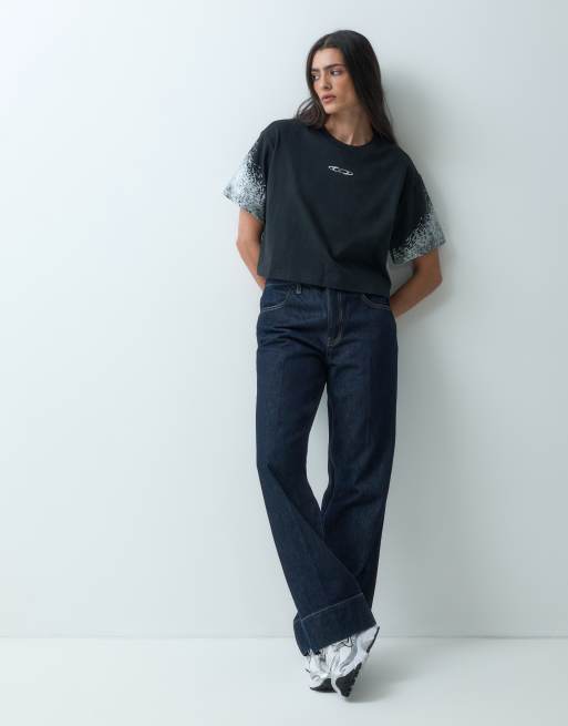 Nike Classic Crop Short Sleeved T-Shirt in black, 2 of 4