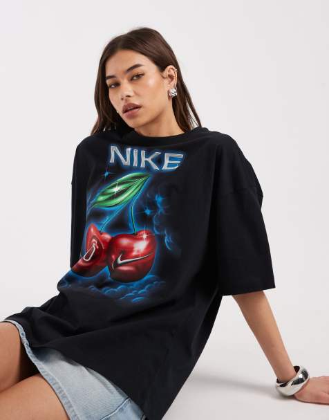 Nike Classic – Czarny T-shirt oversize z grafiką z wiśniami - view 1