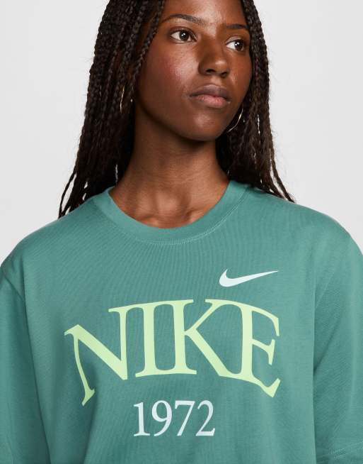 Nike classic tee online