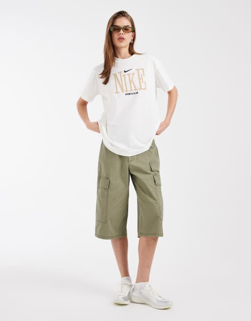 Nike Classic oversized graphic t-shirt in white , 2 of 4