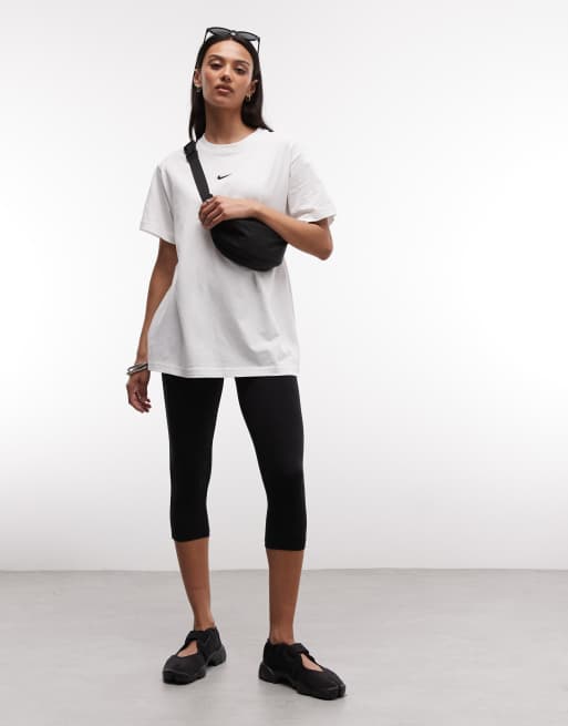 Nike Classic oversized t-shirt in white, 2 of 4