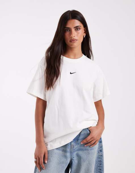 Nike Classic T-shirt in off white - view 1