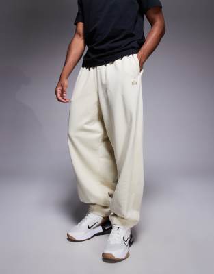 Nike - Club - Beige oversized joggingbukser - view 1