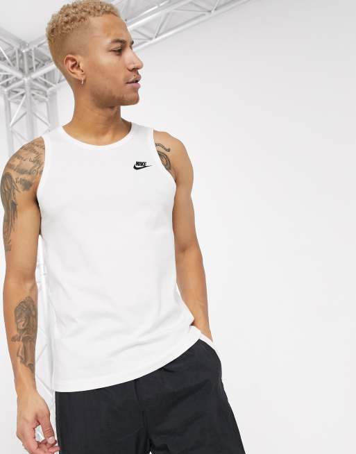 Nike Club - Biały podkoszulek z logo