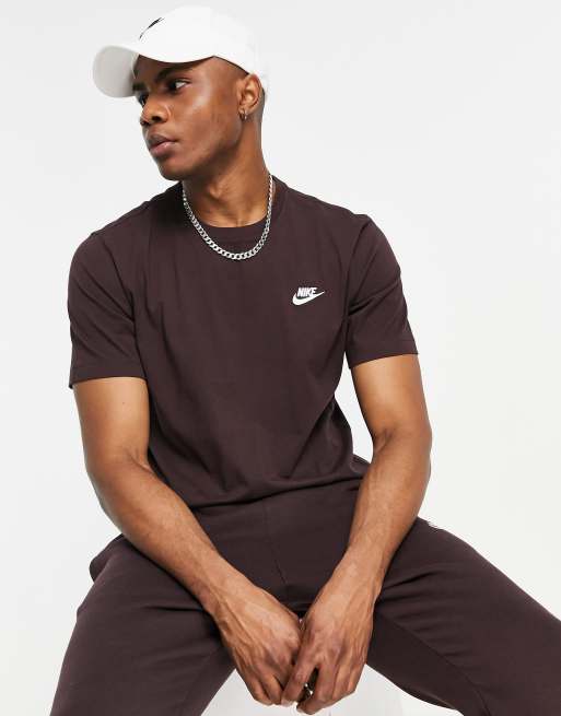 Nike Club Brun t shirt ASOS