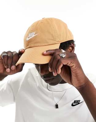 Nike Nike Club cap in flax borwn-Brown