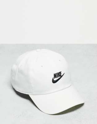 Nike Club cap in white