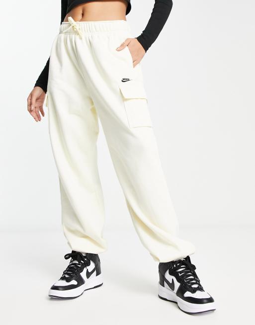 Nike Club cargo joggers in coconut milk