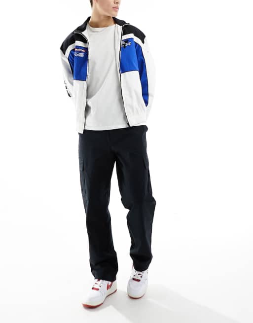 Nike Club cargo pants in black, 3 of 5