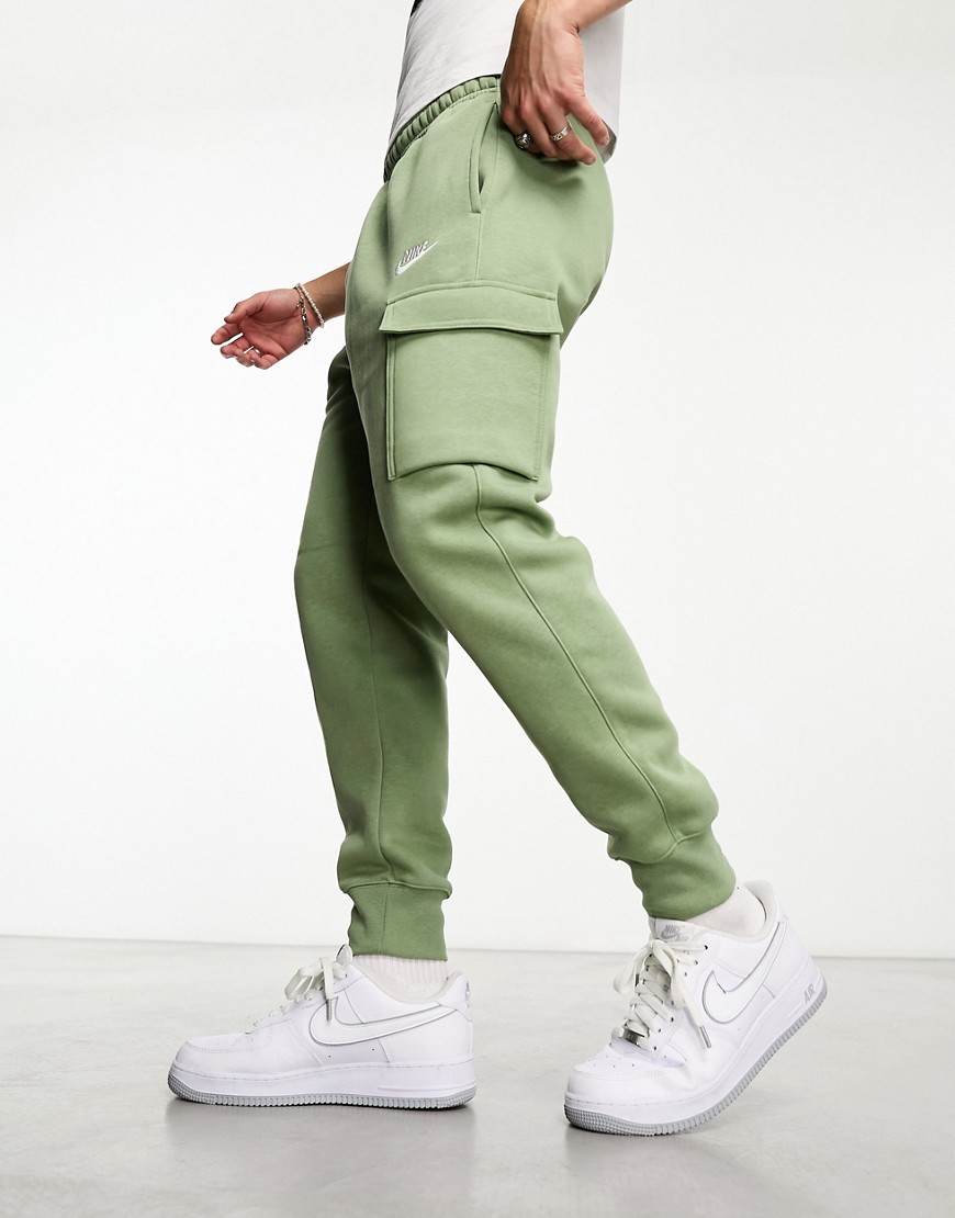 Nike Club Cargo Sweatpants In Khaki-green