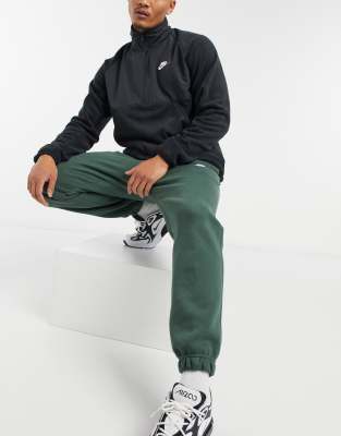 nike club casual fit cuffed joggers