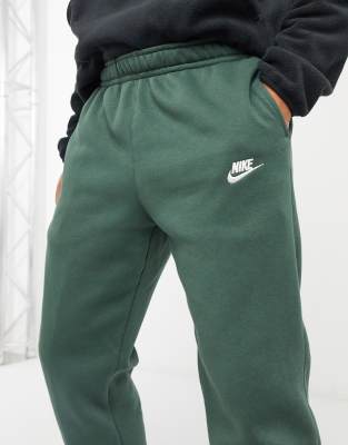 nike club casual fit cuffed joggers in black