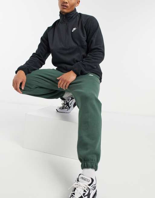 nike club fleece casual fit cuffed sweatpants