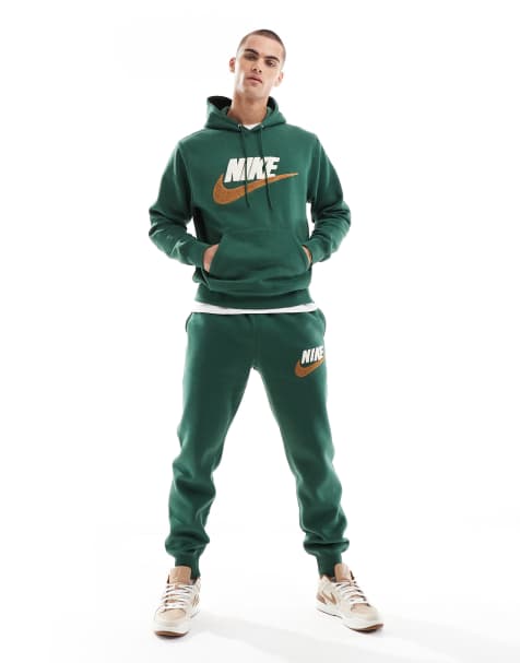 Nike Club chenille logo sweatpants in green - view 1