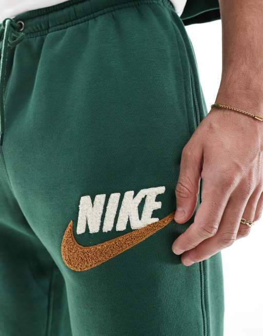 Nike Club chenille logo sweatpants in green