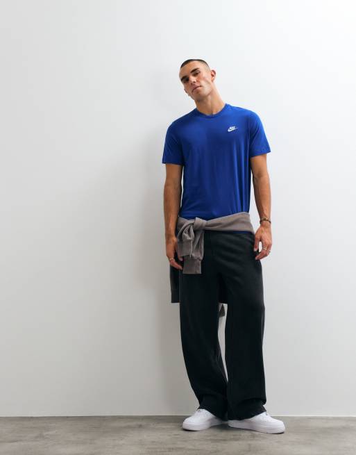 Nike Club chest logo t-shirt in blue, 4 of 5
