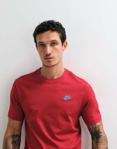 Nike Club chest logo t-shirt in red