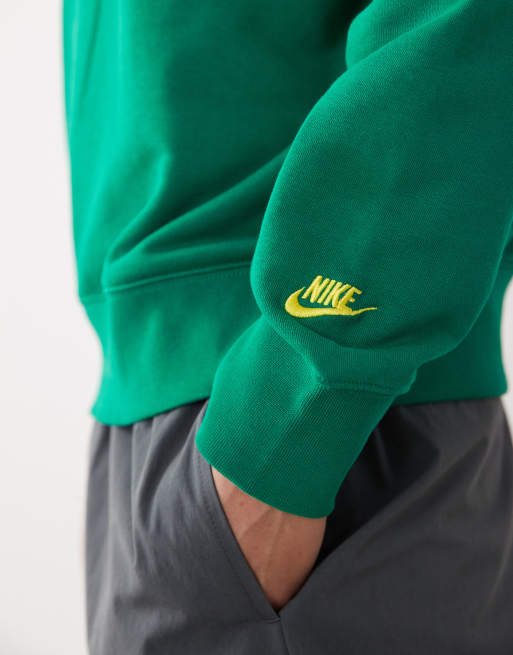 Nike Club crew neck sweatshirt in green , 3 of 5