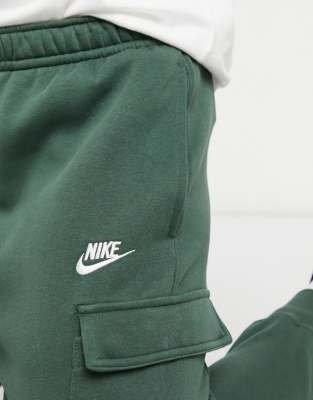 nike club cuffed cargo joggers in khaki