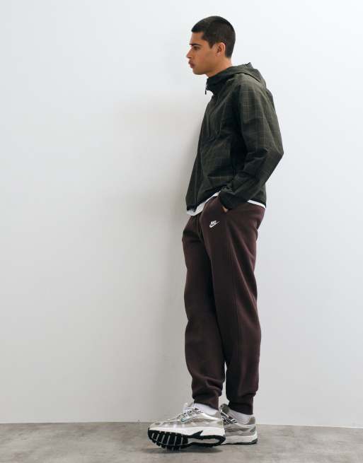 Nike Club cuffed jogger in brown, 3 of 5