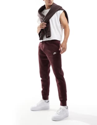 Club cuffed joggers in burgundy-Brown