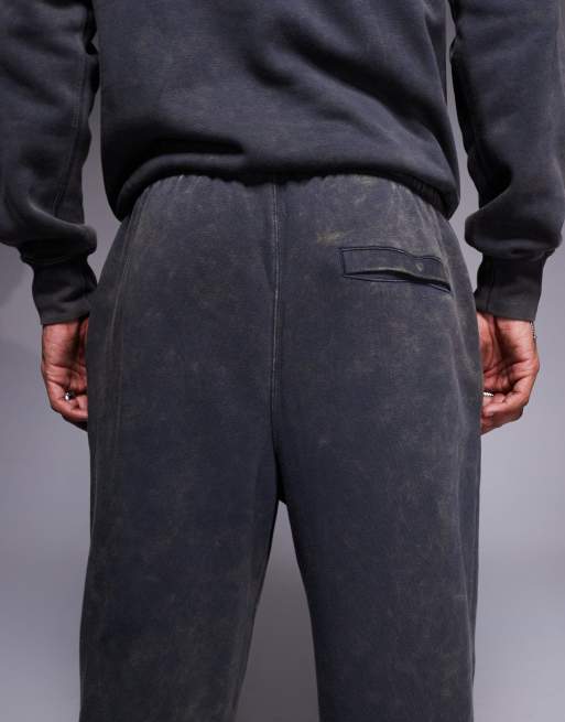 Nike Club cuffed joggers in dark grey wash, 4 of 5
