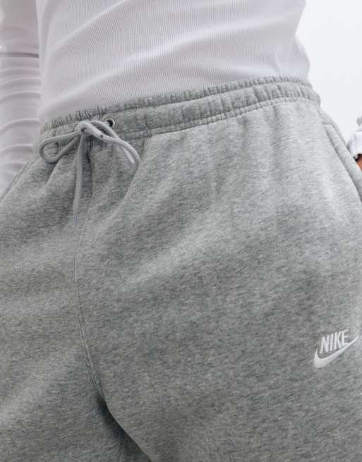 Nike Club cuffed slim fit joggers in grey, 4 of 5