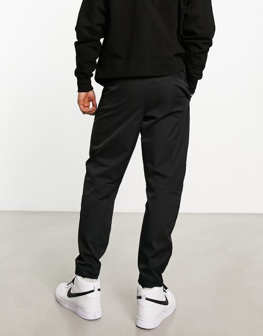 Nike – Club – Czarne zwężane spodnie z tkaniny, 2 z 4