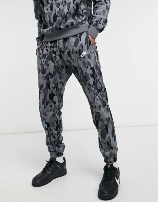 Nike black hot sale camo joggers