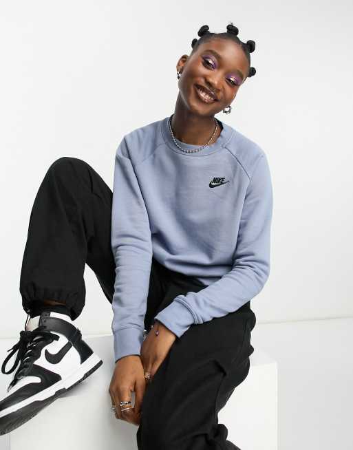 Nike hotsell essential crew