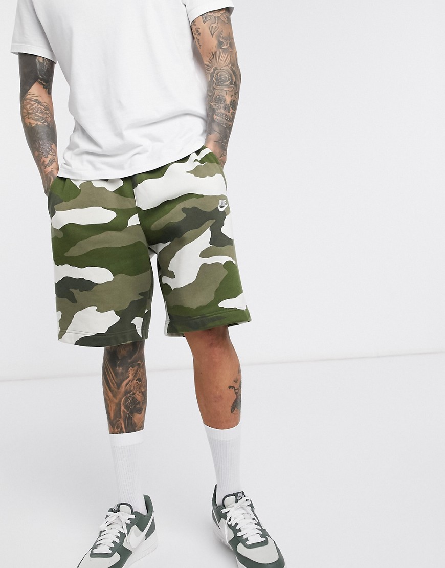 Nike Club Essentials - Pantaloncini mimetici-Verde