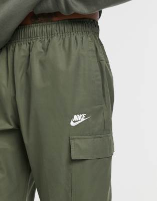 nike club woven cargo joggers