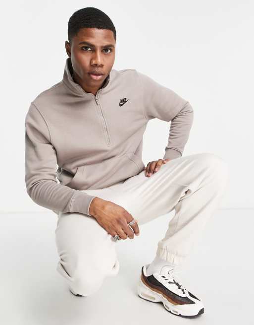 Nike Club Felpa con cerniera lampo corta e logo color fossile di luna ASOS