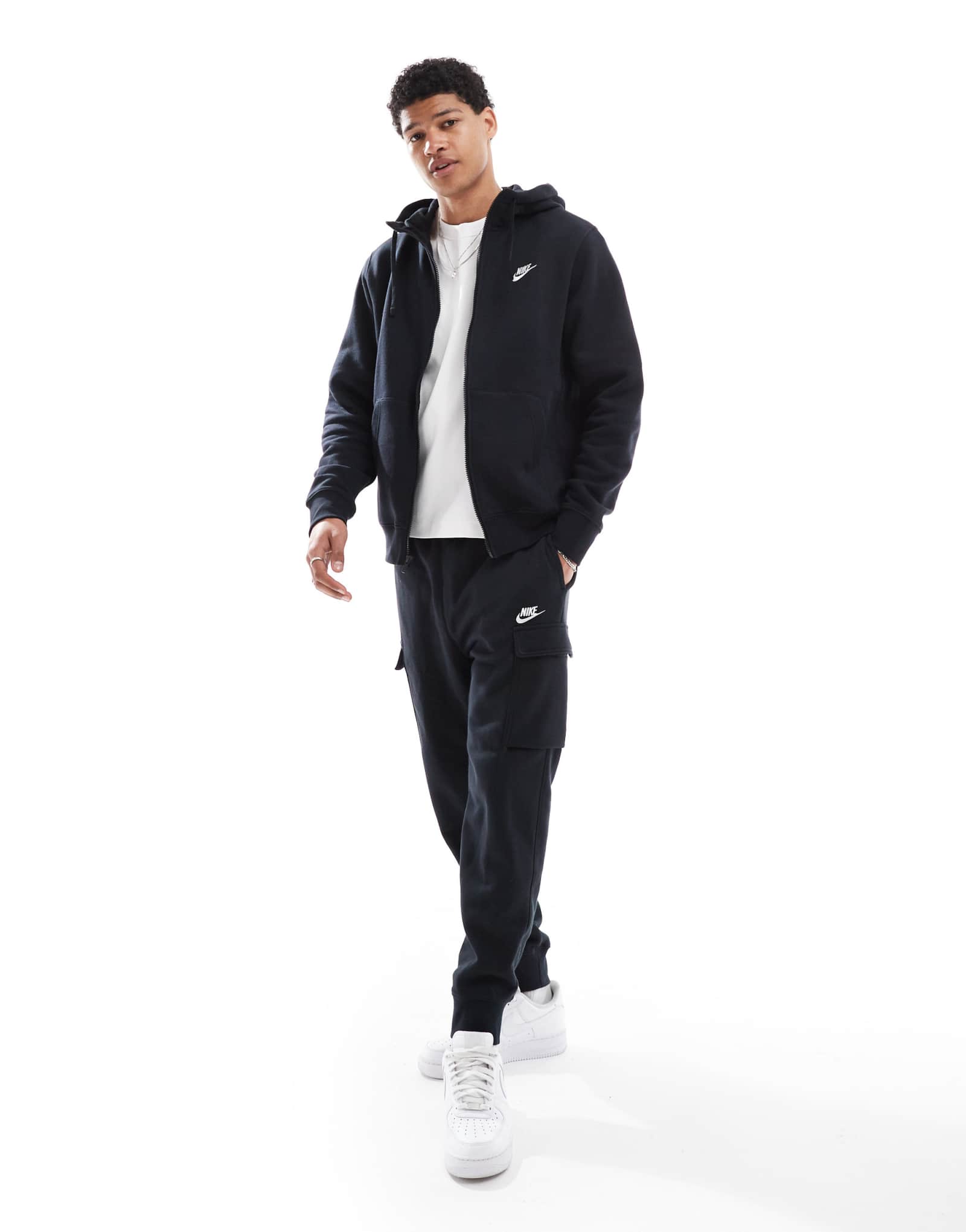 Спортивные брюки-карго из флиса Nike club черного цвета 