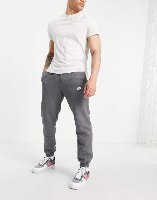 Nike club discount fleece joggers cuffed