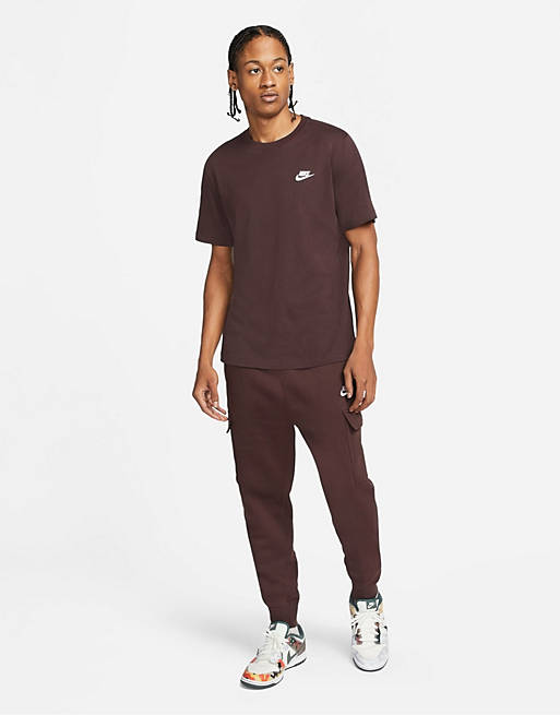 Nike Club Fleece cuffed cargo sweatpants in dark brown | ASOS