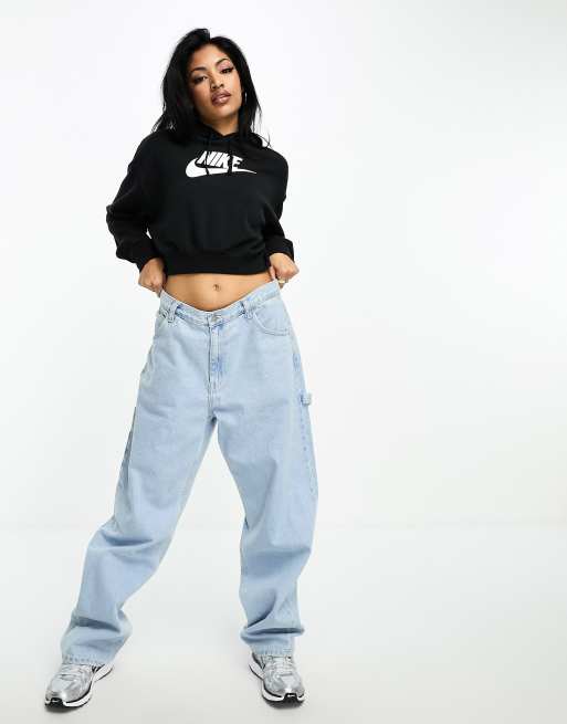 Nike Club Fleece graphic cropped hoodie in black , 2 of 4