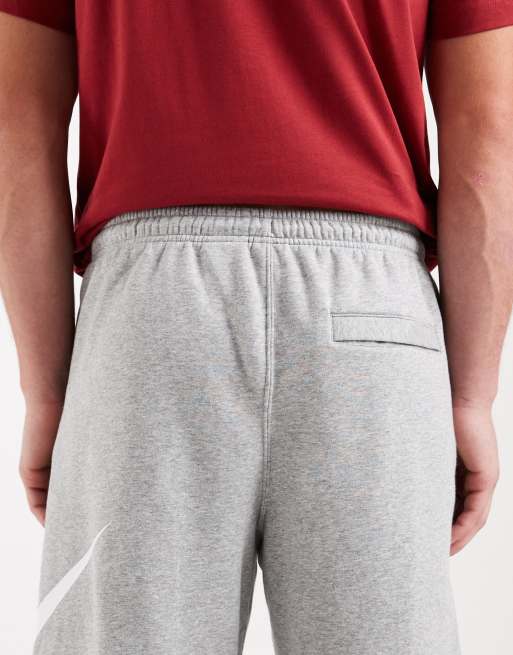Nike – Club Fleece – Shorts in Grau mit großem Logo, 5 von 5