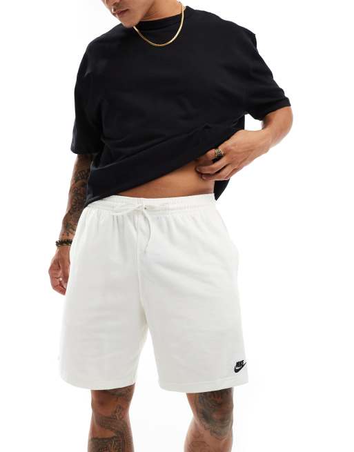 Nike – Club – Fleece-Shorts in Weiß
