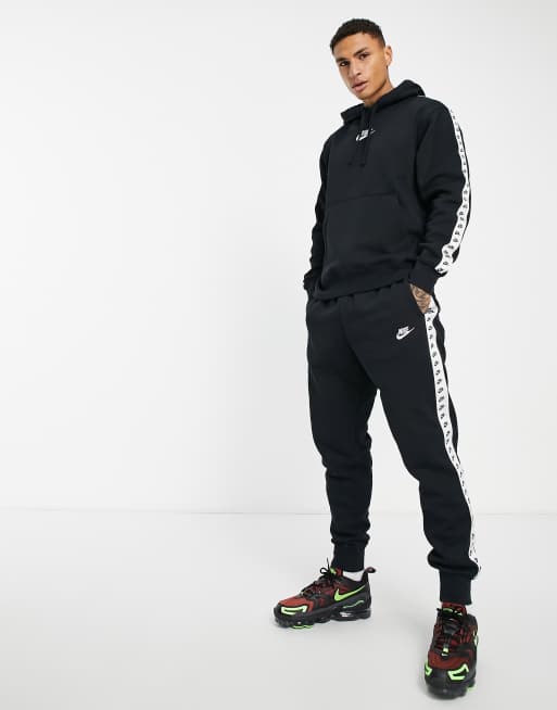 Nike – Club Fleece – Svart träningsoverall med logga på sidoränderna, 4 av 4