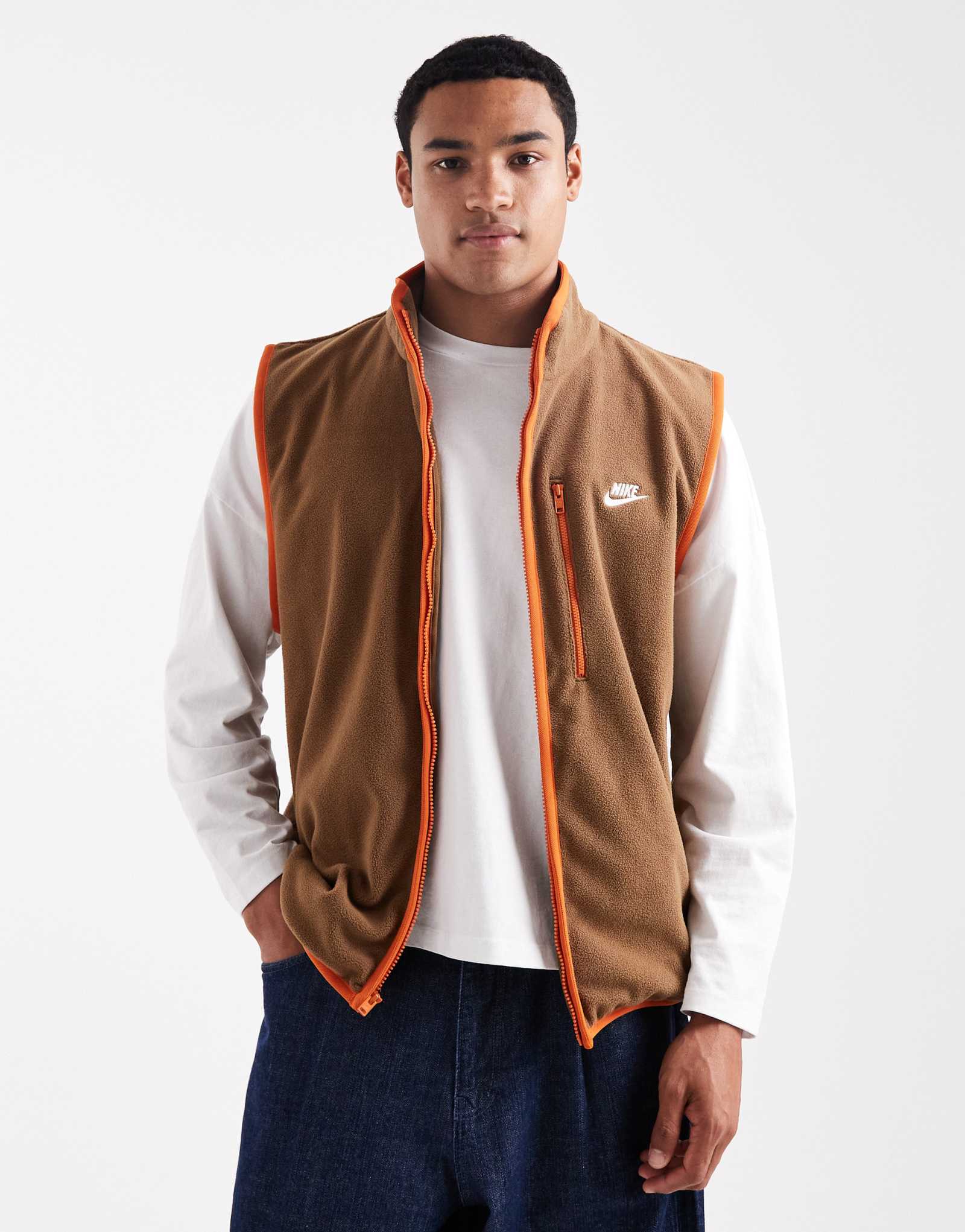 Флисовый жилет Nike Club коричневого цвета 