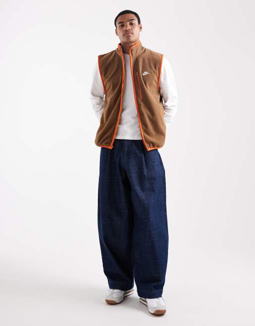 Nike Club fleece vest in brown , 2 of 5