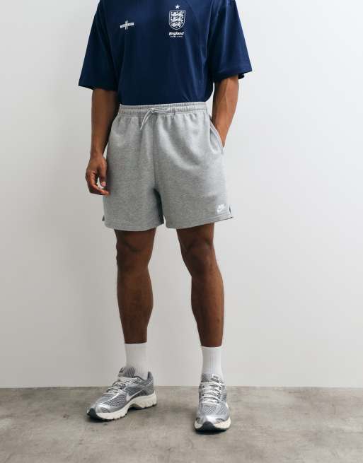 Nike Club French Terry shorts in grey, 3 of 5