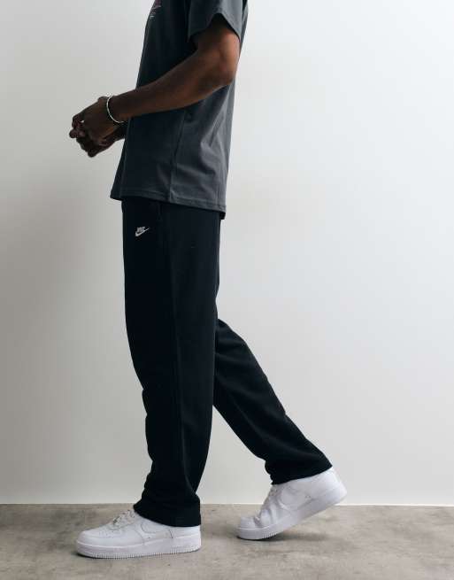 Nike – Club – Gerade geschnittene Jogginghose aus French Terry in Schwarz, 2 von 5