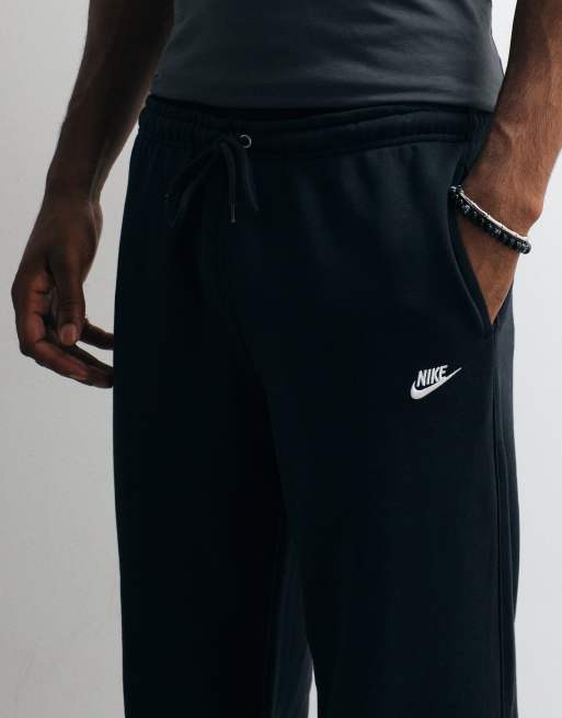 Nike – Club – Gerade geschnittene Jogginghose aus French Terry in Schwarz, 3 von 5