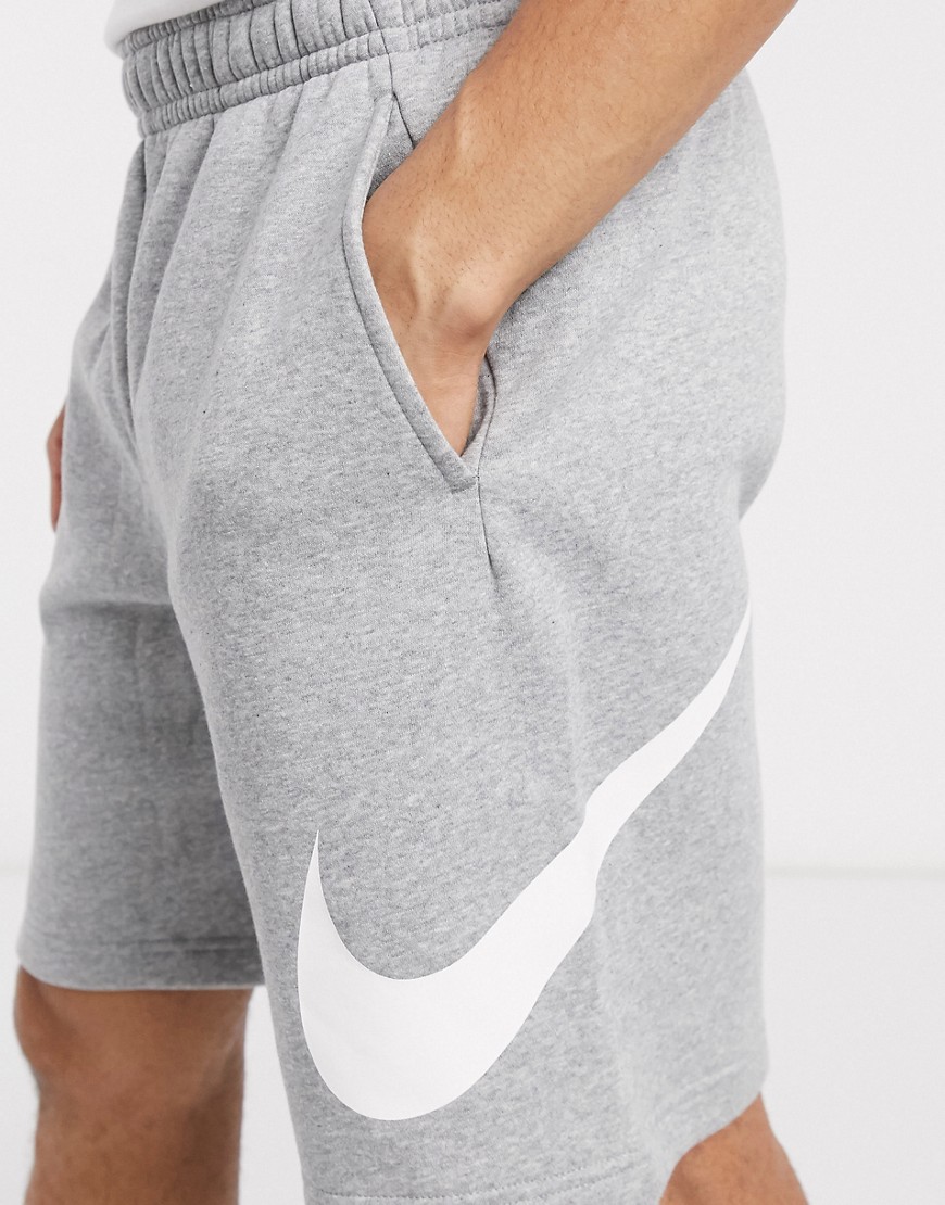 Nike – Club – Grå shorts