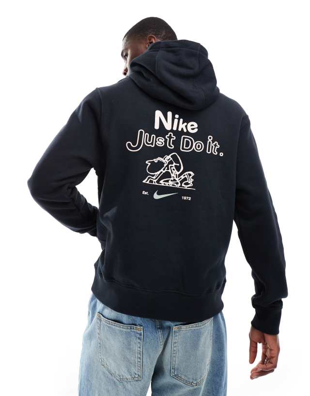 Nike - club graphic back print hoodie in black