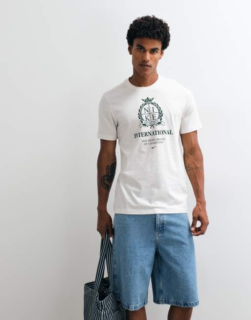 Nike Club graphic t-shirt in off white, 2 of 5